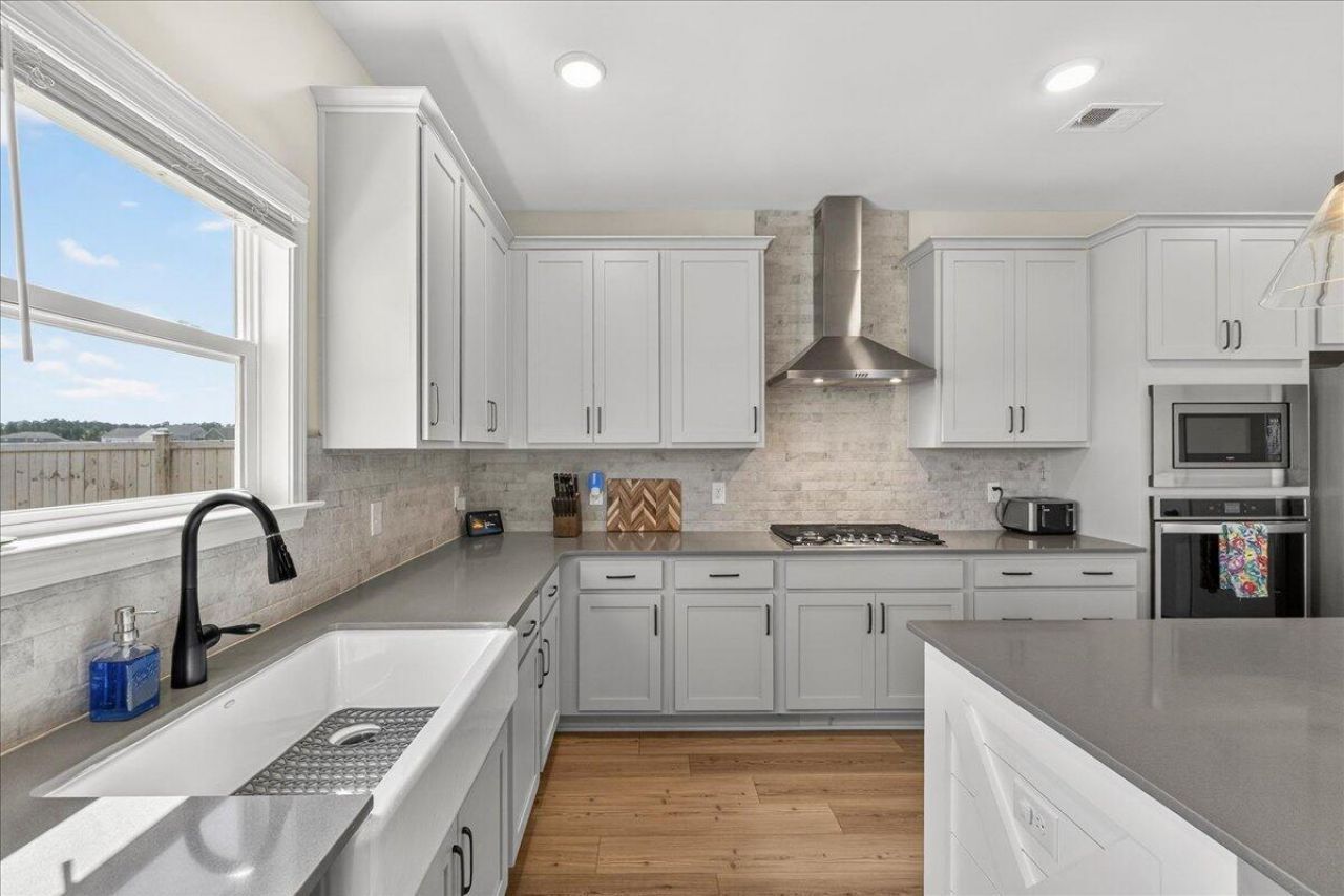 447 Navona Drive Photo 13