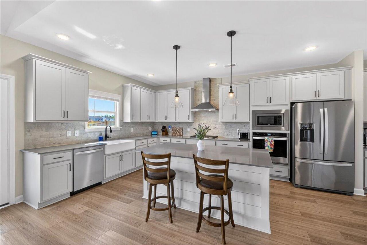 447 Navona Drive Photo 9