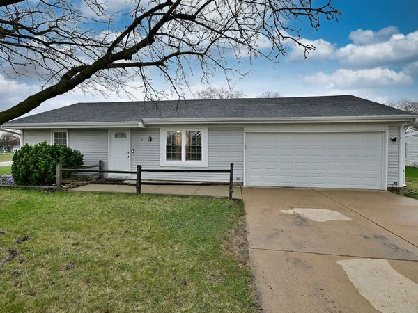 910 Greenfield Drive, Aurora, IL 60506