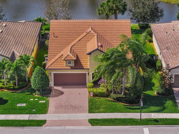 283 SE Courances Drive, Port St. Lucie, FL 34984