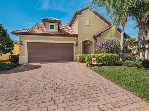 283 SE Courances Drive, Port St. Lucie, FL 34984