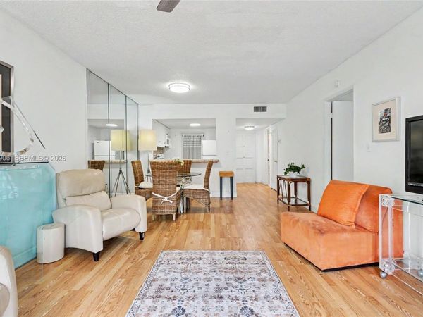 1000 Hillcrest Ct , Unit 215, Hollywood, FL 33021