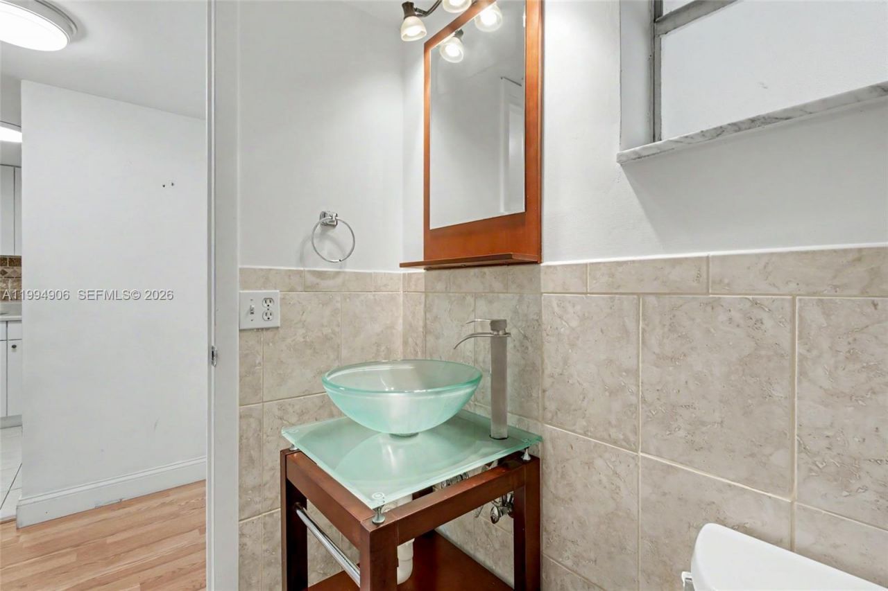 1000 Hillcrest Ct , Unit 215, Hollywood, FL 33021 Photo