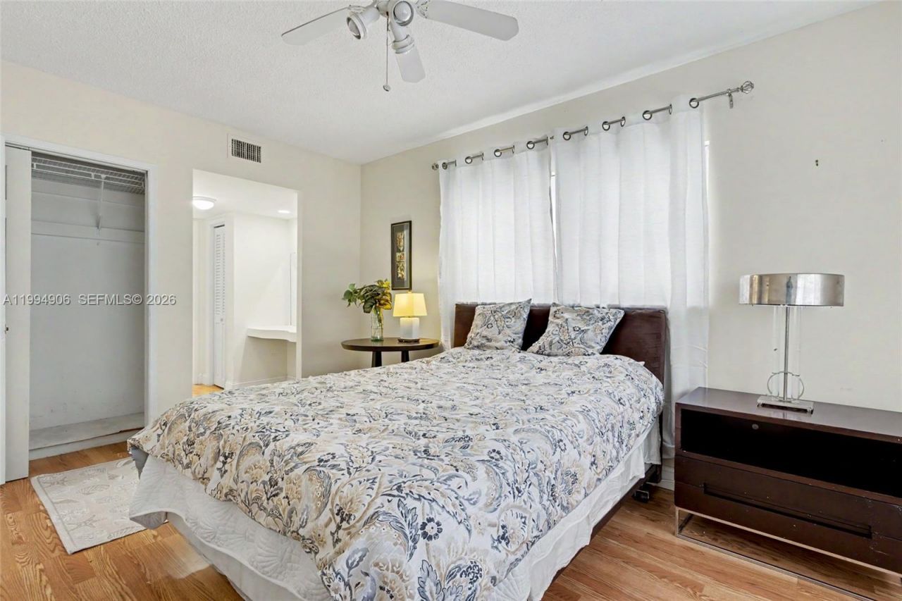 1000 Hillcrest Ct , Unit 215, Hollywood, FL 33021 Photo