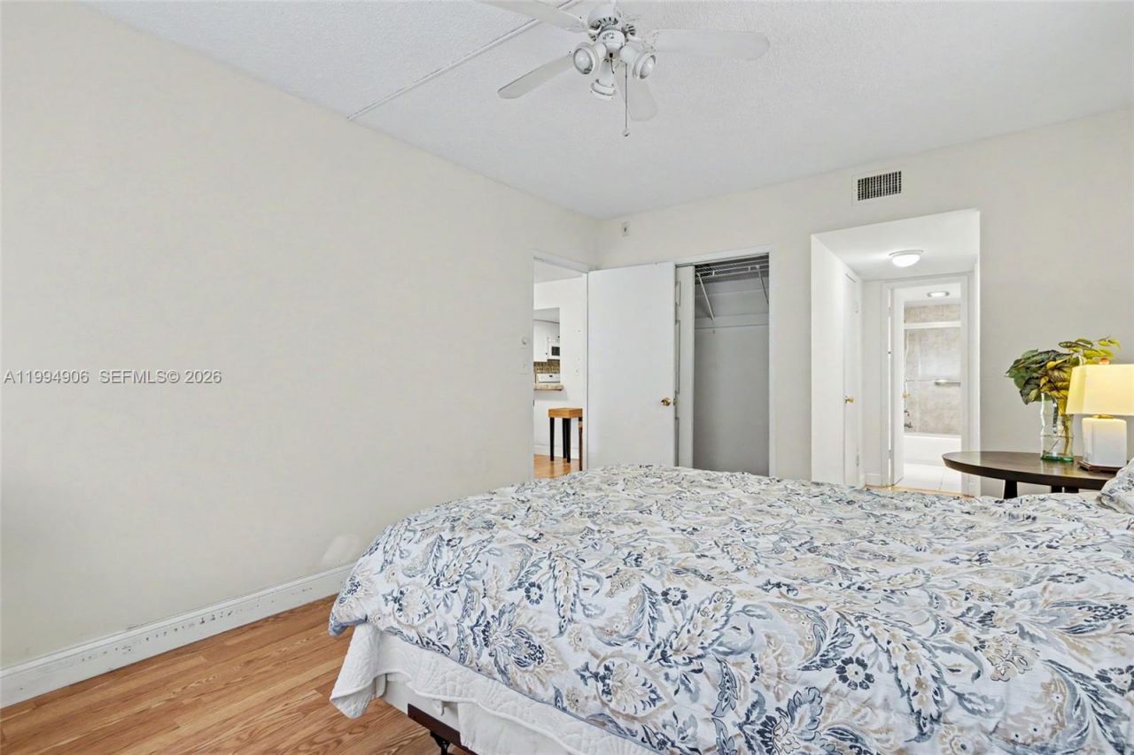 1000 Hillcrest Ct , Unit 215, Hollywood, FL 33021 Photo