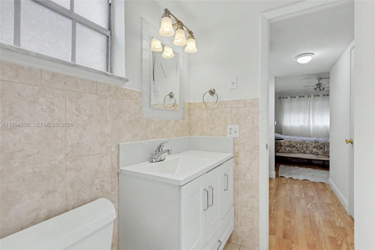 1000 Hillcrest Ct , Unit 215, Hollywood, FL 33021 Photo