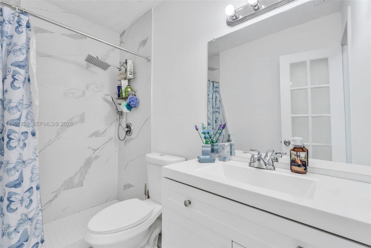 8820 SW 27th St , Miami, FL 33165 Photo