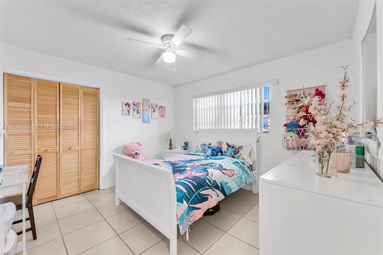 8820 SW 27th St , Miami, FL 33165 Photo