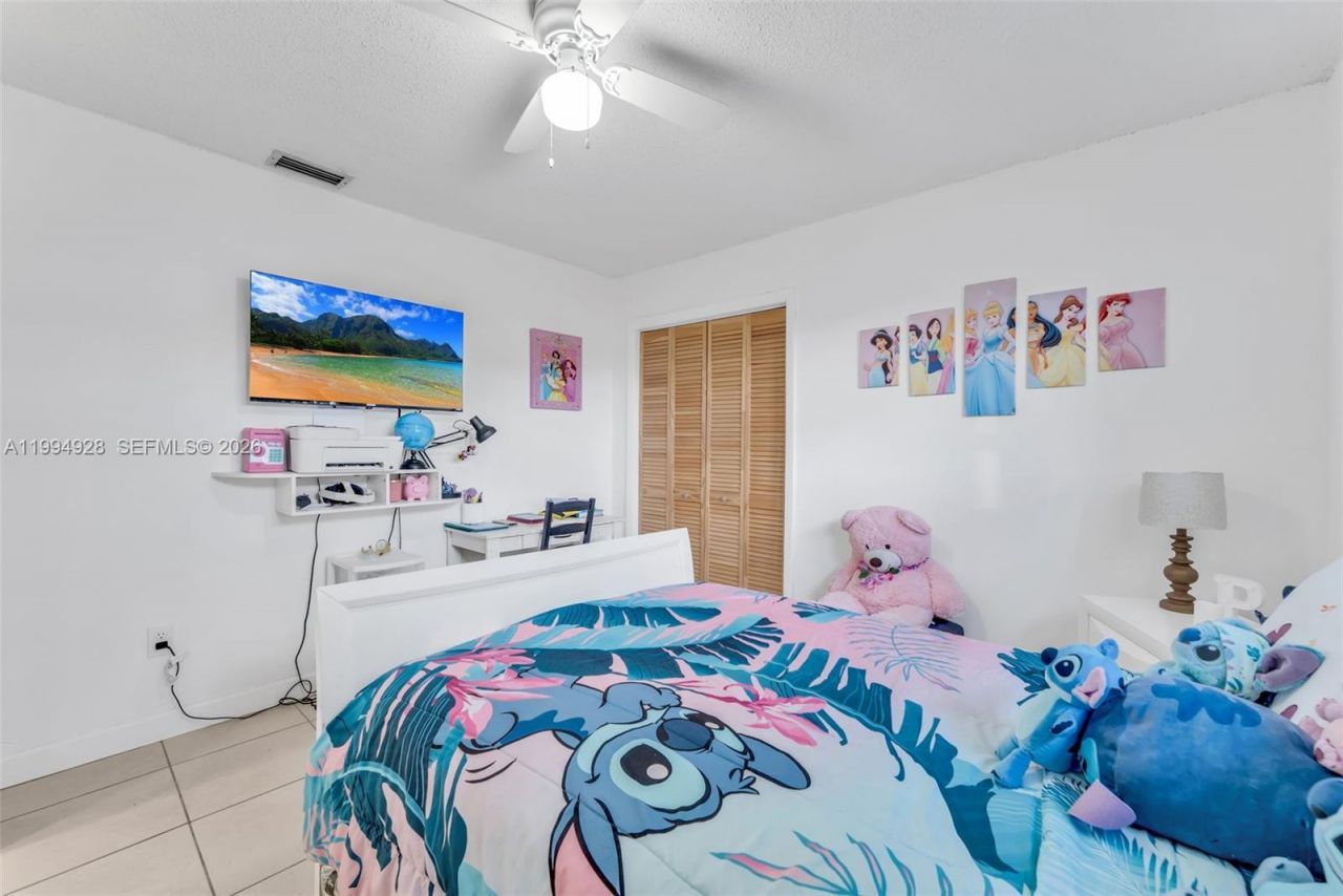 8820 SW 27th St , Miami, FL 33165 Photo