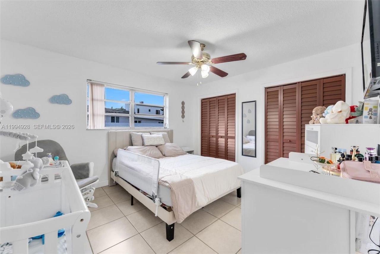 8820 SW 27th St , Miami, FL 33165 Photo