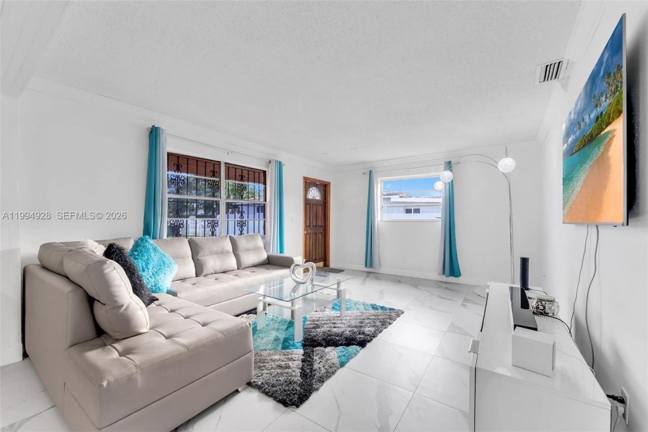 8820 SW 27th St , Miami, FL 33165 Photo