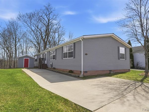 11348 Stoneridge Circle, Green Oak Twp, MI 48178