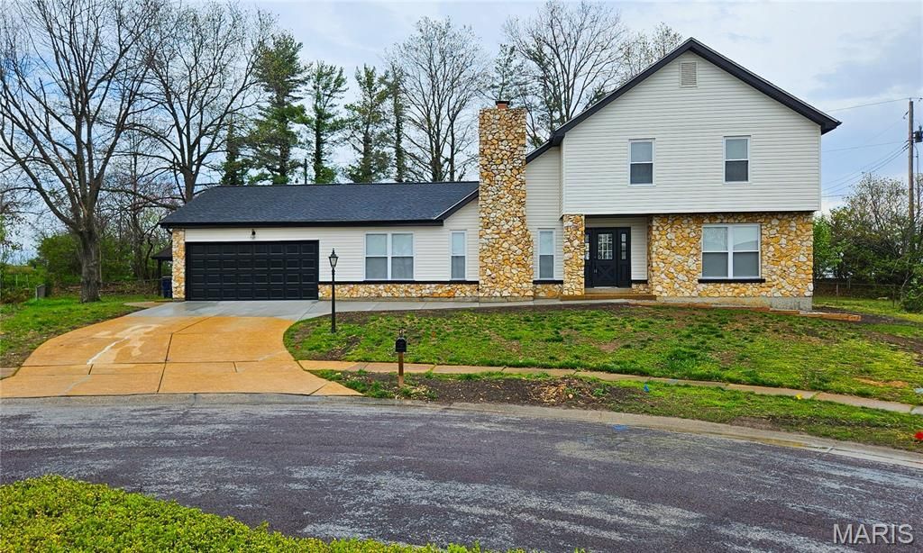 5039 Amber Place Drive , Saint Louis, MO 63128 Main Photo