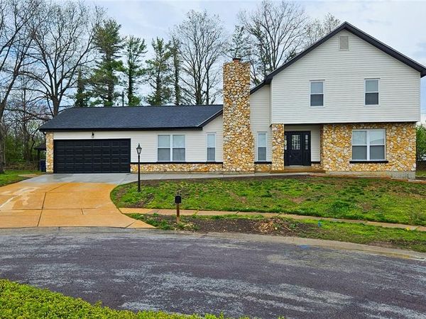 5039 Amber Place Drive , St Louis, MO 63128
