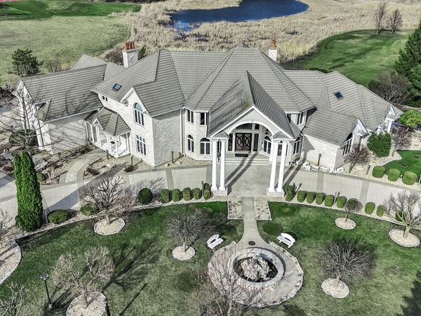 15 Terra Vita Court, South Barrington, IL 60010