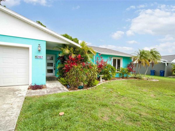 907 69TH STREET NW, BRADENTON, FL 34209