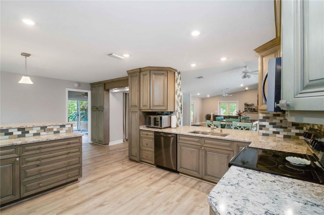 907 69th Street Nw, Bradenton, FL 34209 Photo