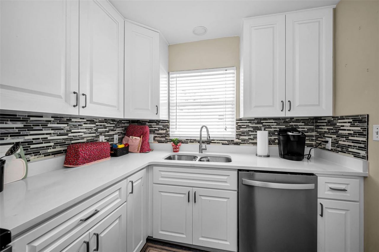 7418 Cedar Street Ne, Saint Petersburg, FL 33702 Photo