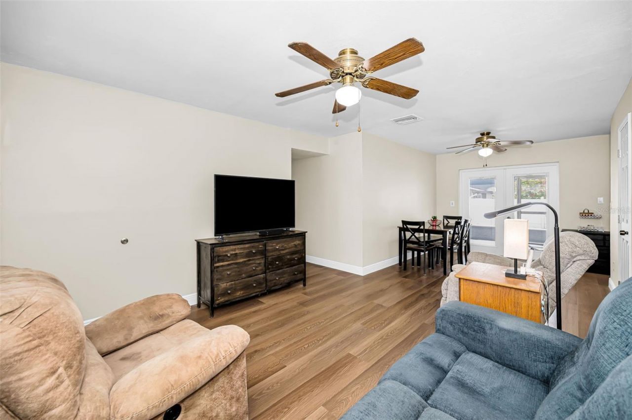 7418 Cedar Street Ne, Saint Petersburg, FL 33702 Photo