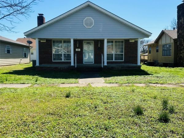 803 W Moore Street , Henryetta, OK 74437