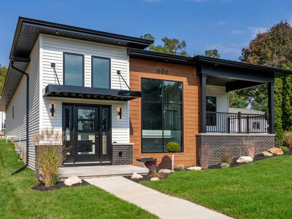 686 Jones Court , Bettendorf, IA 52722