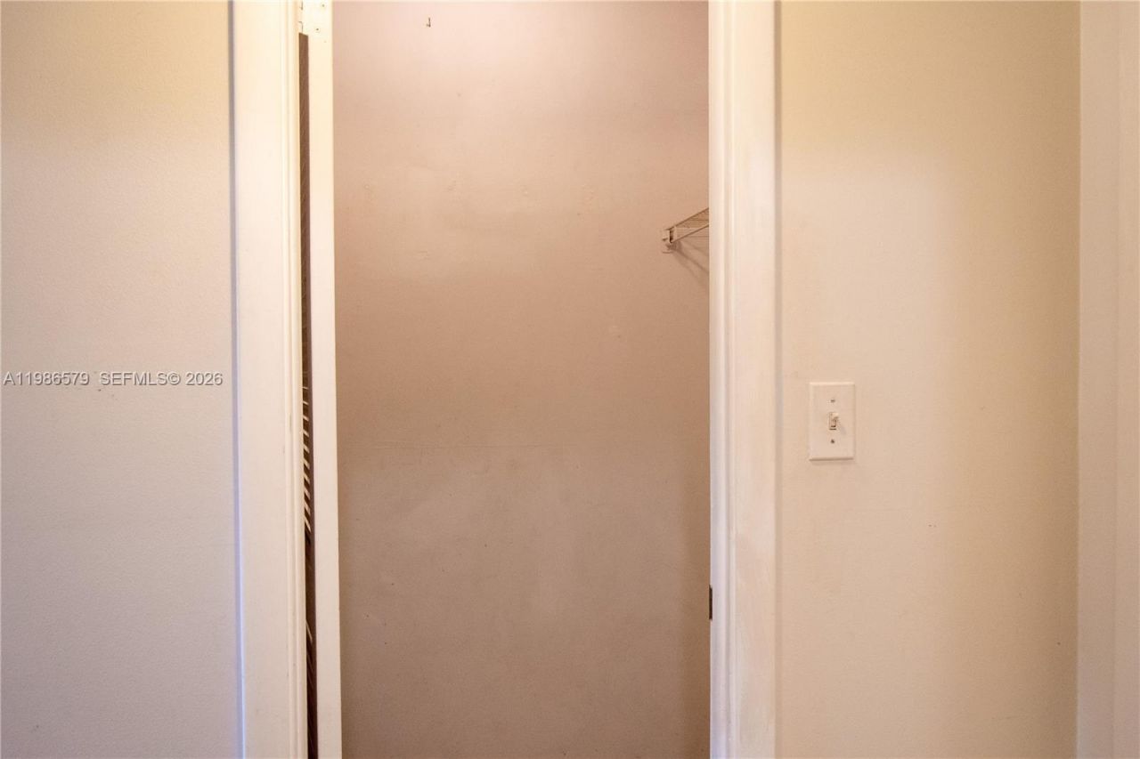 505 E Dania Beach Blvd , Unit 4-2E, Dania Beach, FL 33004 Photo