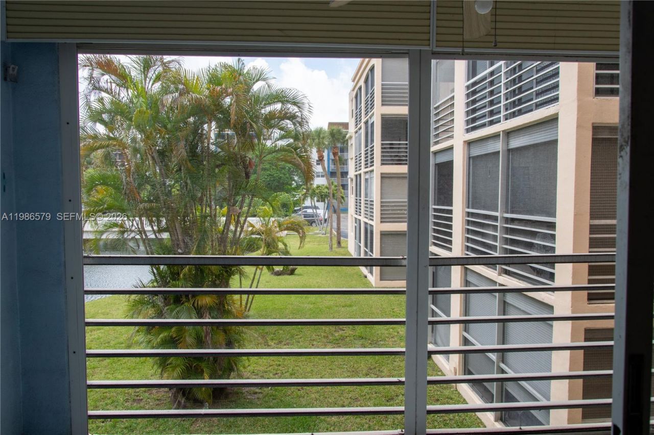 505 E Dania Beach Blvd , Unit 4-2E, Dania Beach, FL 33004 Photo