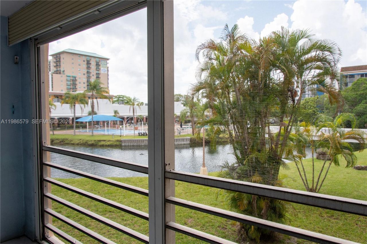 505 E Dania Beach Blvd , Unit 4-2E, Dania Beach, FL 33004 Photo