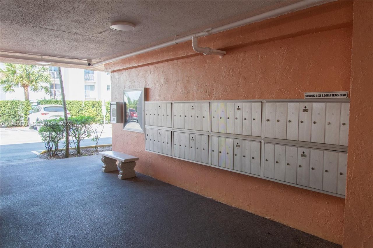 505 E Dania Beach Blvd , Unit 4-2E, Dania Beach, FL 33004 Photo