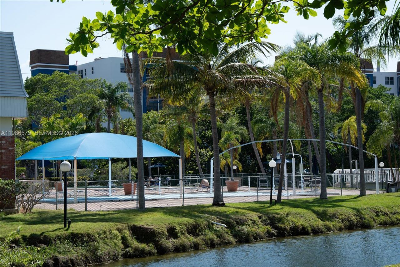 505 E Dania Beach Blvd , Unit 4-2E, Dania Beach, FL 33004 Photo