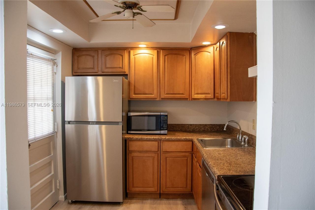 505 E Dania Beach Blvd , Unit 4-2E, Dania Beach, FL 33004 Photo