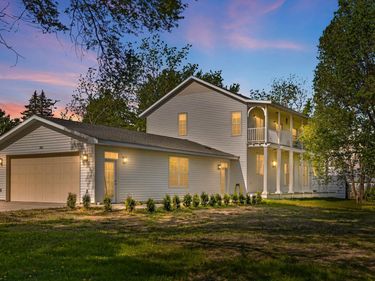 305 1st Street NE, Morristown, MN 55052