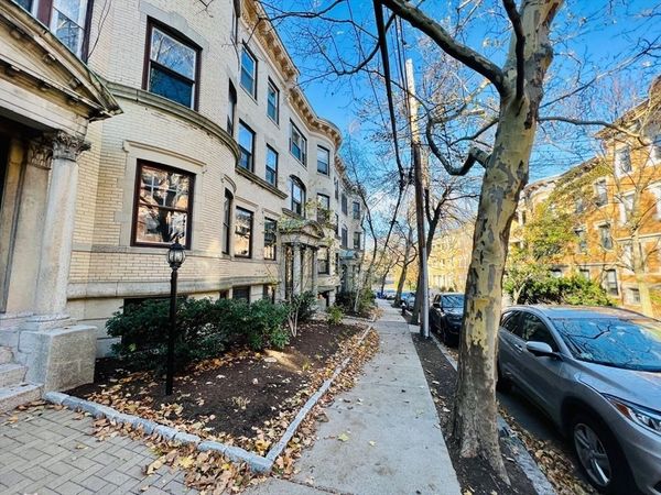 138 Fuller St, Unit 3, Brookline, MA 02446