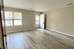 807 Sandpiper Drive photo 4