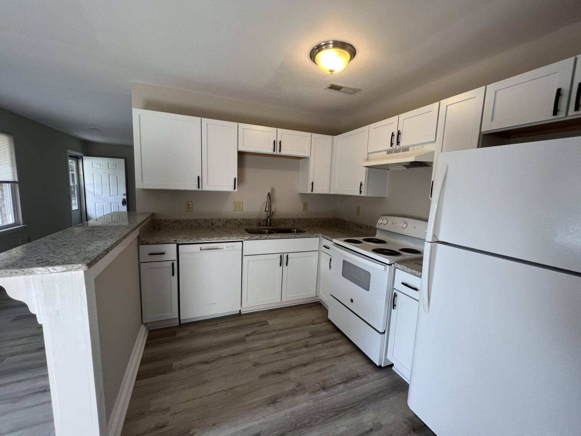 807 Sandpiper Drive Photo 4