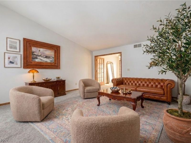 127 Greenfield Oval NW, Warren, OH 44483 Photo 10