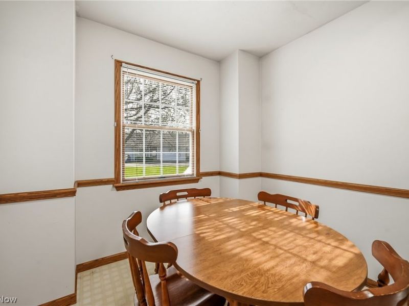 127 Greenfield Oval NW, Warren, OH 44483 Photo 6