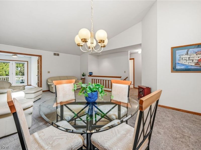 127 Greenfield Oval NW, Warren, OH 44483 Photo 8