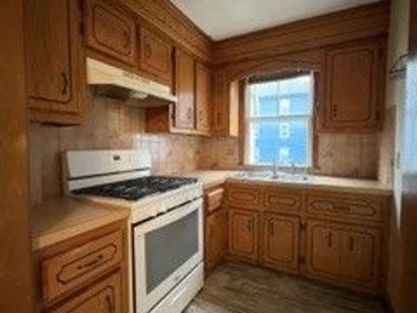 211 Colombia St, Unit 2, Fall River, MA 02721