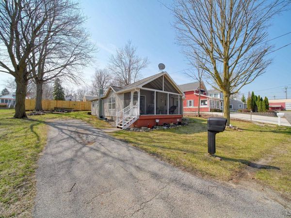 151 N Lakeview , Manitou Beach, MI 49253