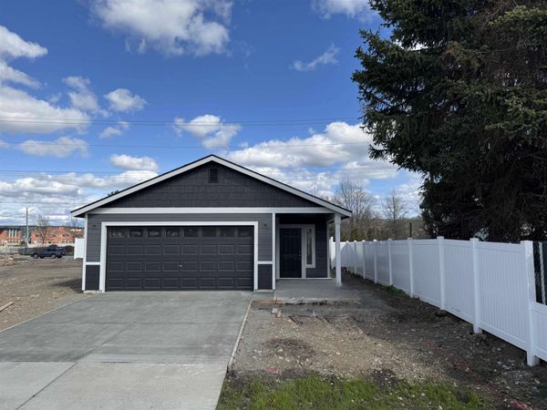 1013 S Century Rd, Spokane Valley, WA 99037