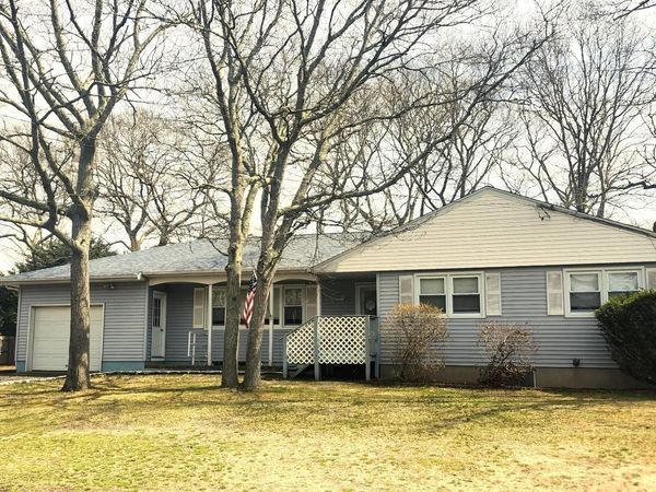 51 Gravel Hill Road , Hampton Bays, NY 11946