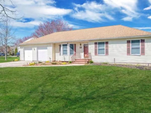 84 Crystal Drive, Aquebogue, NY 11931