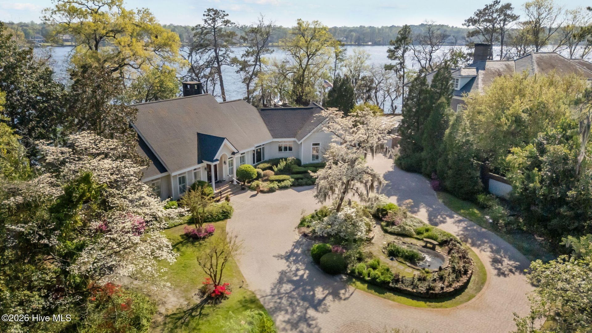 211 Wilson Point Road , Trent Woods, NC 28562