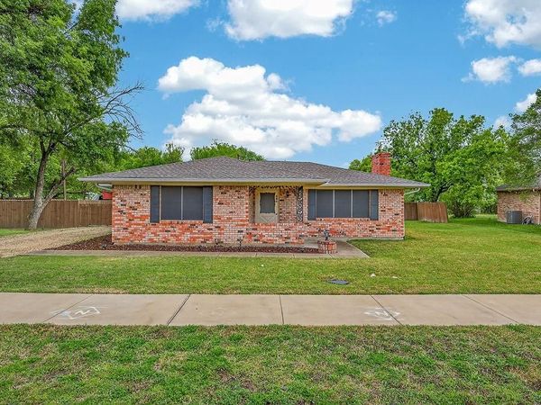 219 W Jefferson Street, Palmer, TX 75152