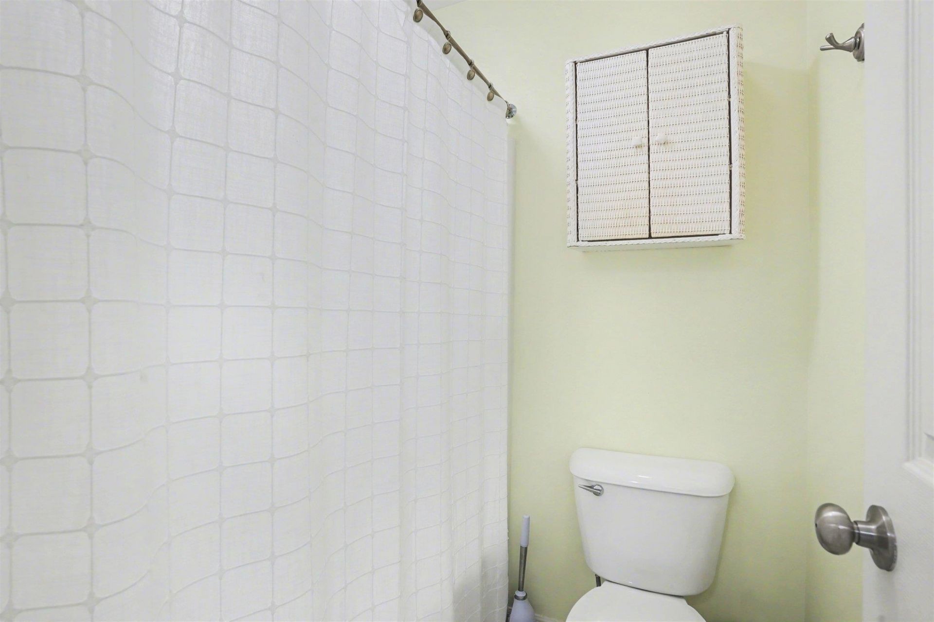 4421 Eastport Blvd. Photo 22