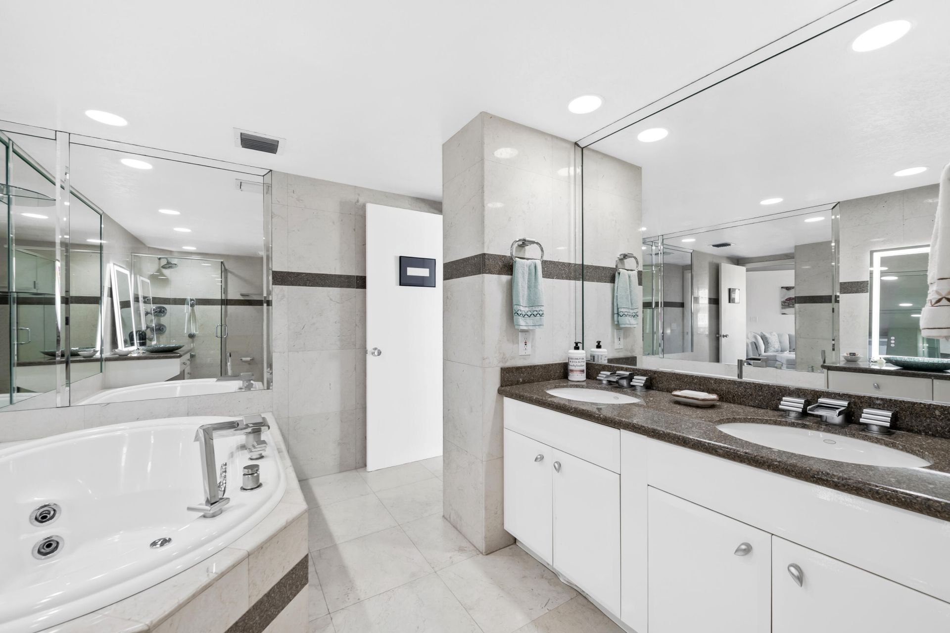 3800 Galt Ocean Drive, Unit 802, Fort Lauderdale, FL 33308 Photo