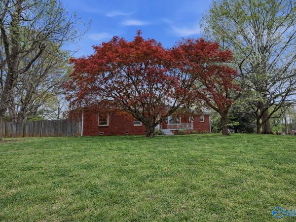 3904 Kenwood Drive NW, Huntsville, AL 35810