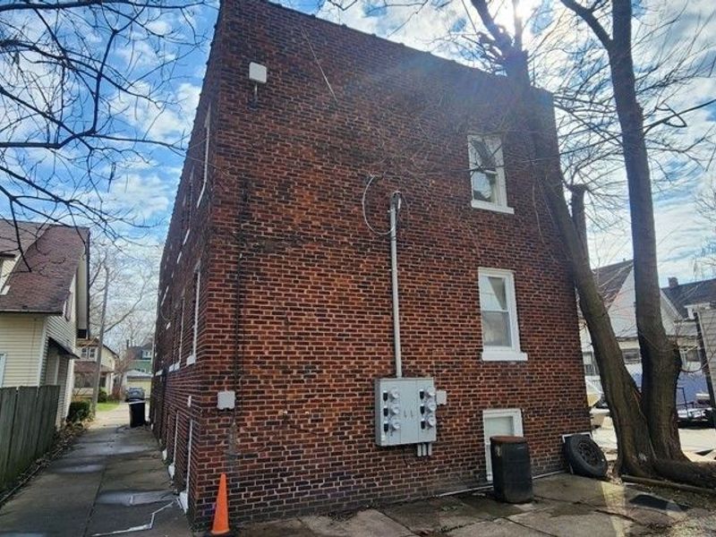 2174 W 103, Cleveland, OH 44102 Photo 39