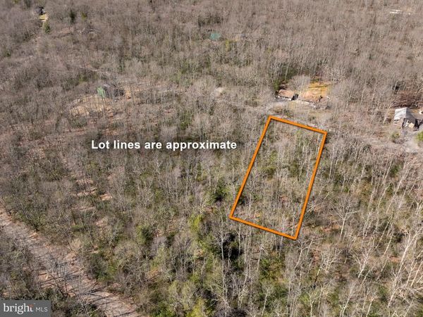 21 BEAR DRIVE E , OAKLAND, MD 21550